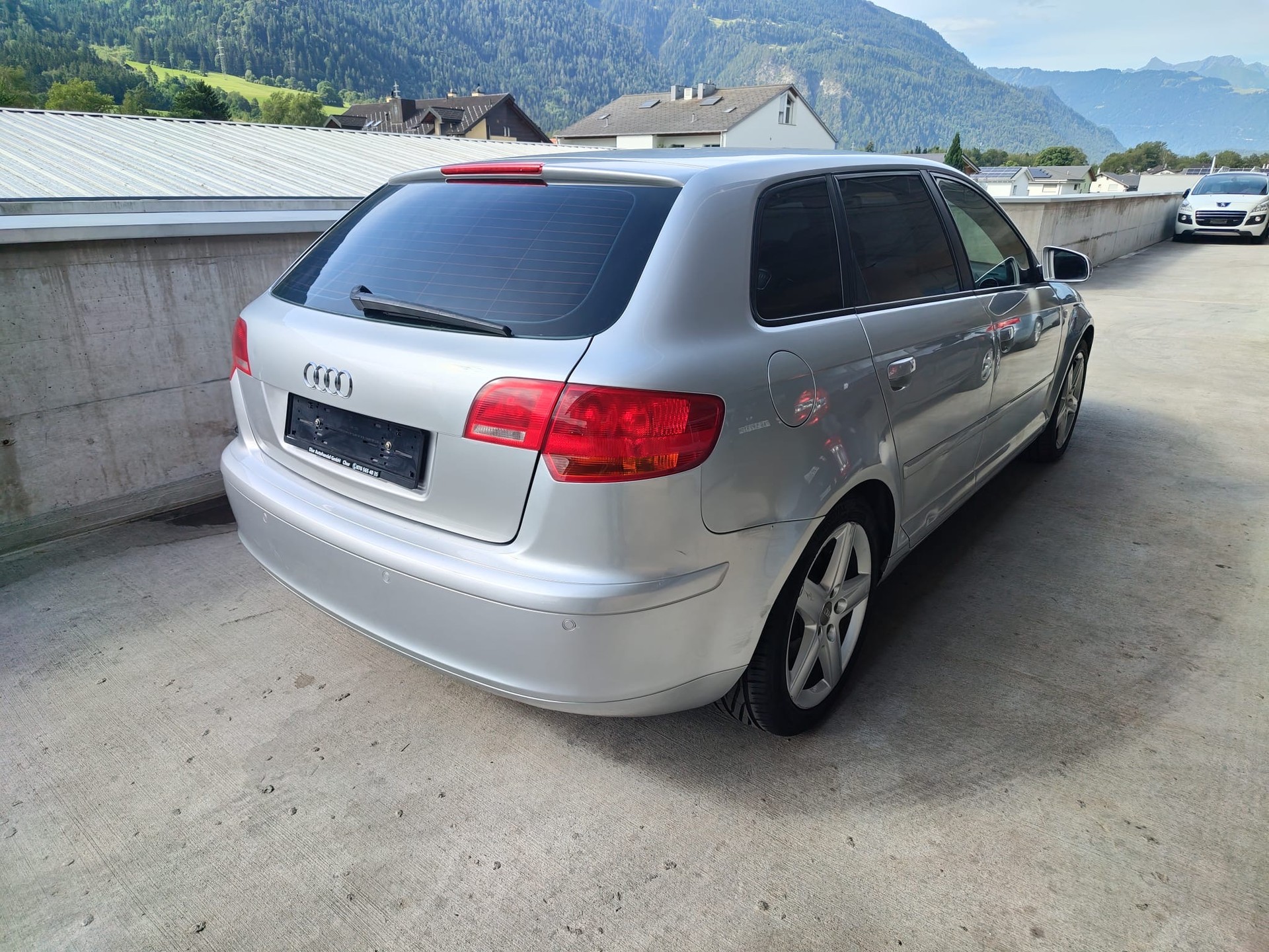 AUDI A3 Sportback 2.0 TDI Attraction quattro-image-2