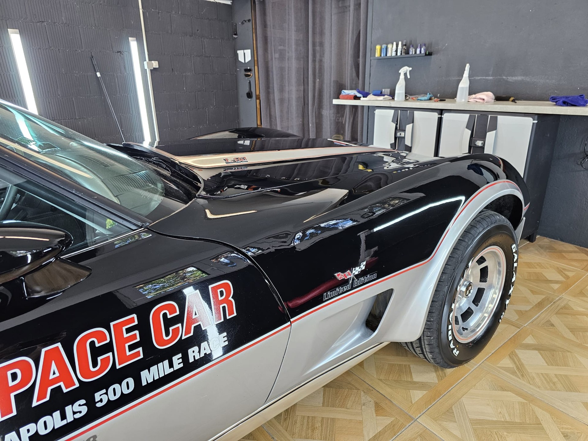 CHEVROLET C3 Pace Car Indy-image-3