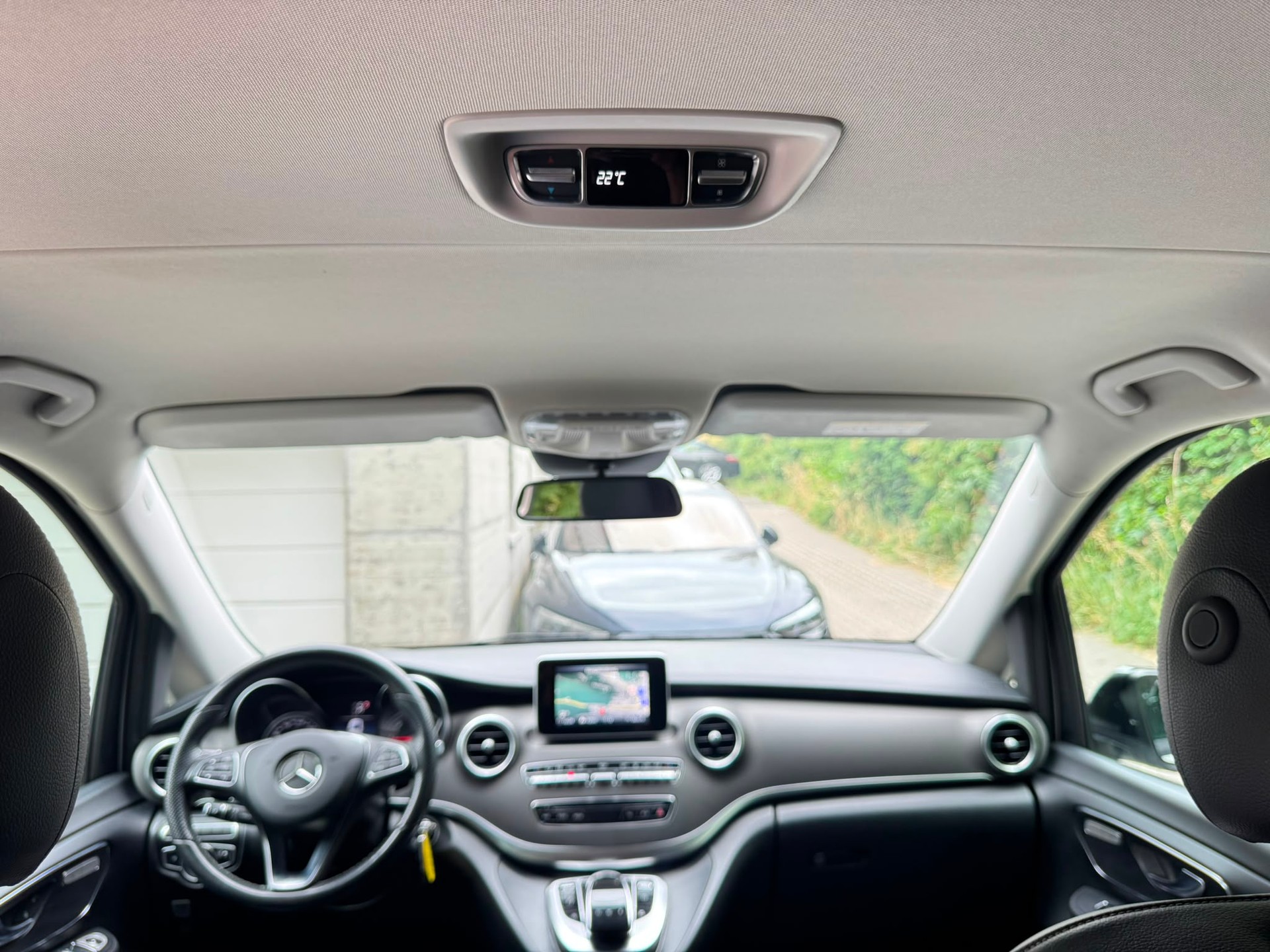 MERCEDES-BENZ V 220 d kompakt 4Matic 7G-Tronic-image-24