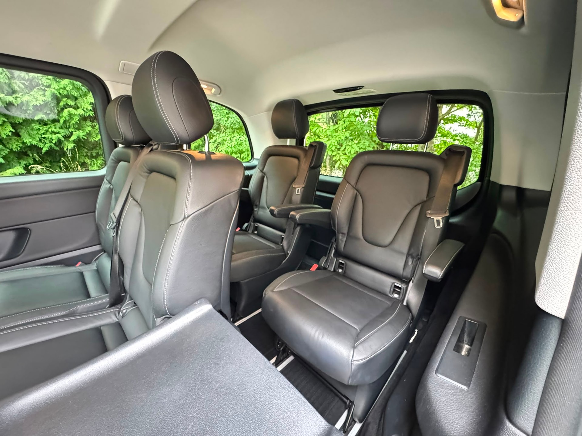 MERCEDES-BENZ V 220 d kompakt 4Matic 7G-Tronic-image-16
