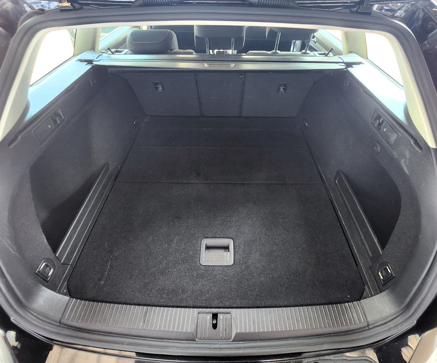 VW Passat 2.0 TDI BMT Business DSG-image-10