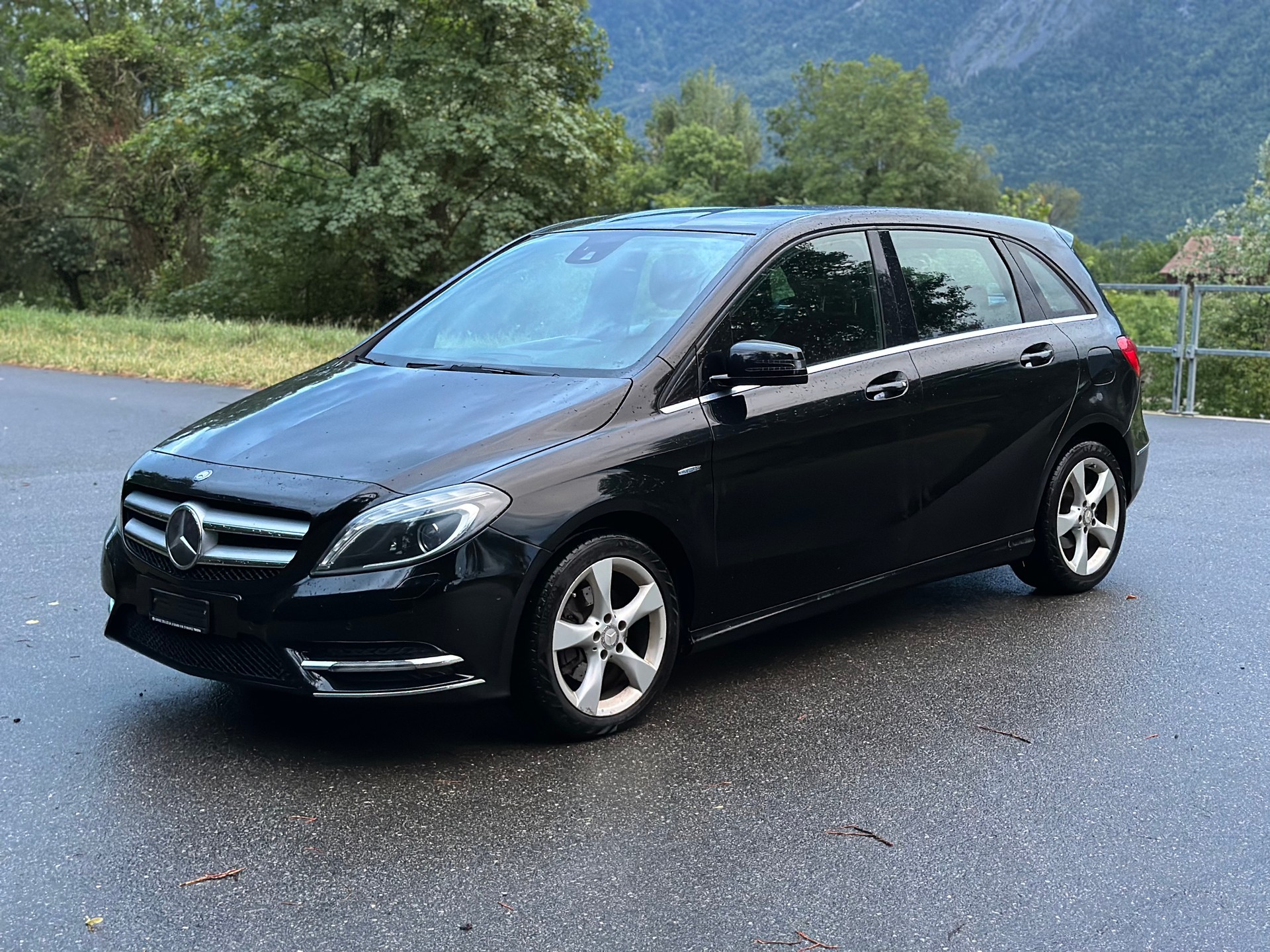 MERCEDES-BENZ B 200-image-4
