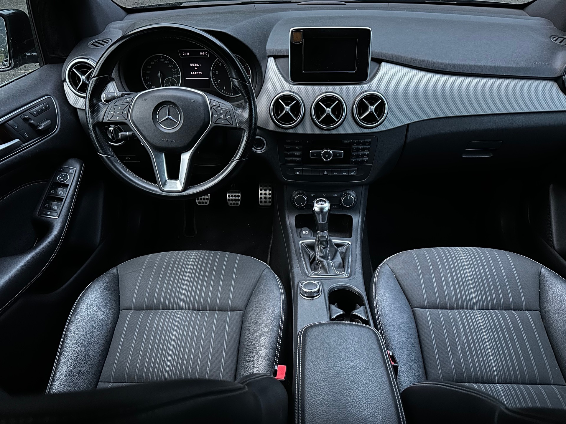 MERCEDES-BENZ B 200-image-7