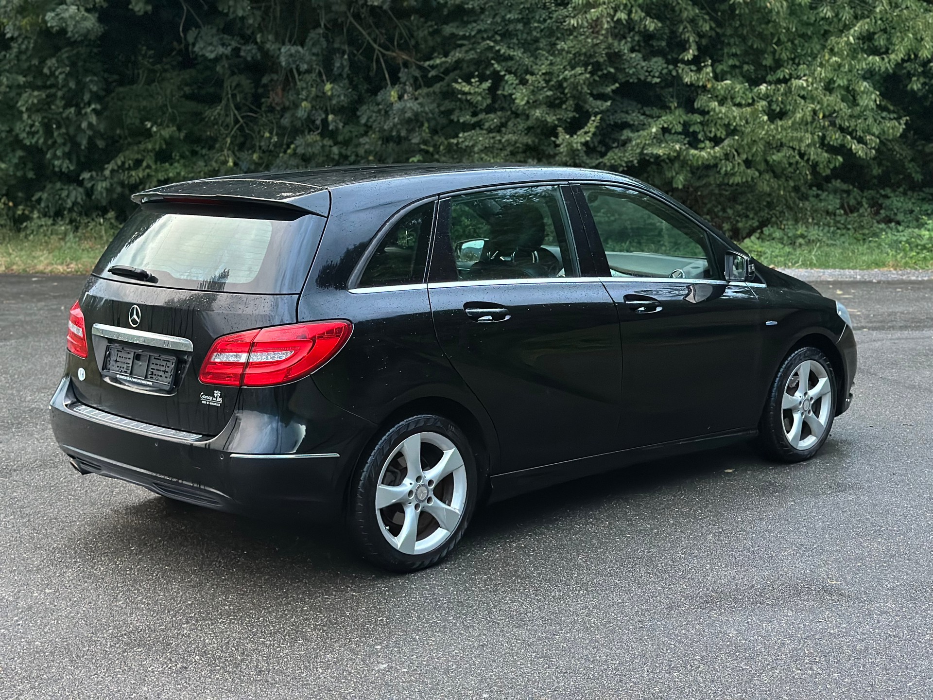MERCEDES-BENZ B 200-image-1