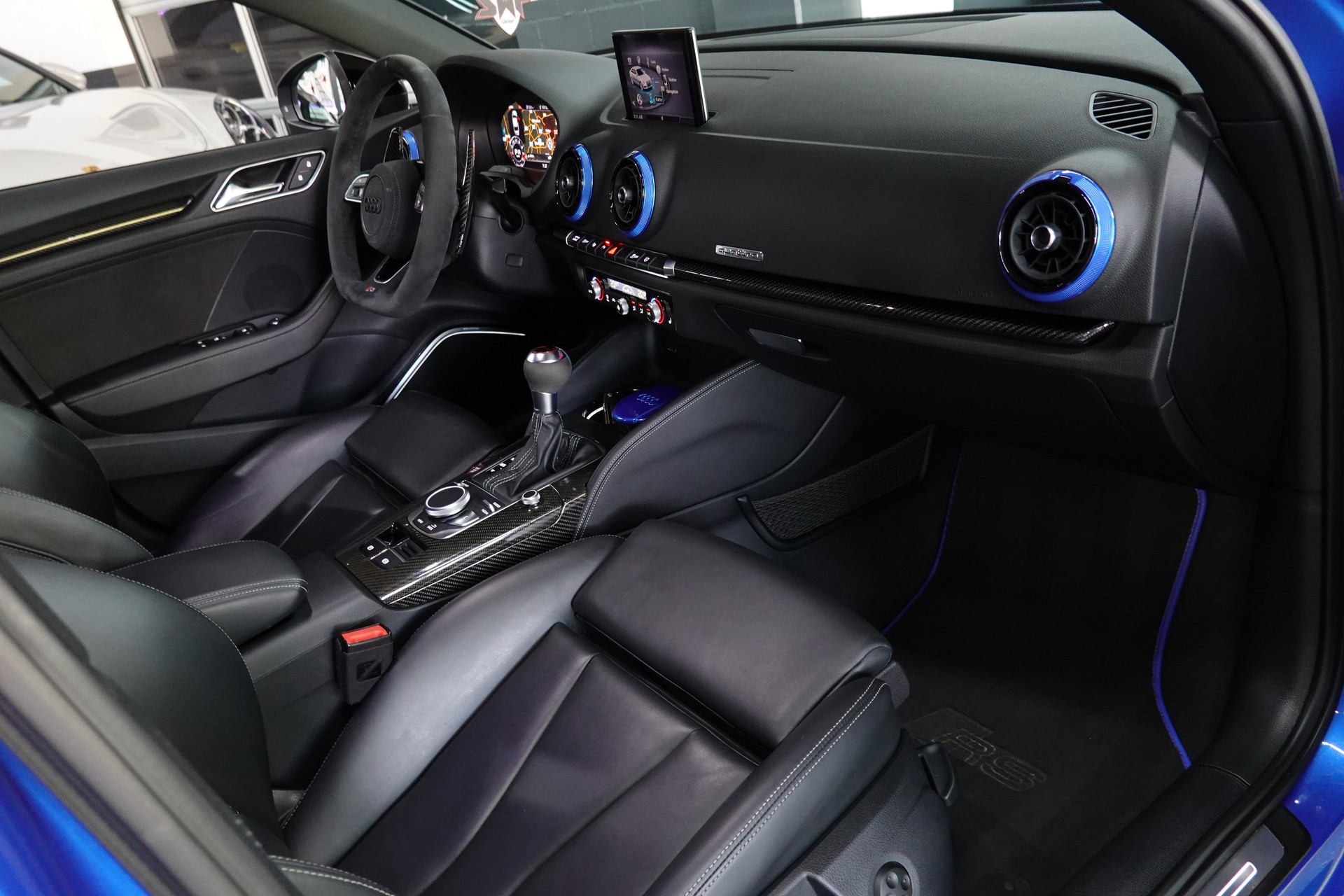 AUDI RS3 LIMOUSINE 2.5 TSI QUATTRO S-TRONIC CH-FZ SEDAN MILLTEK ON TOP-image-45