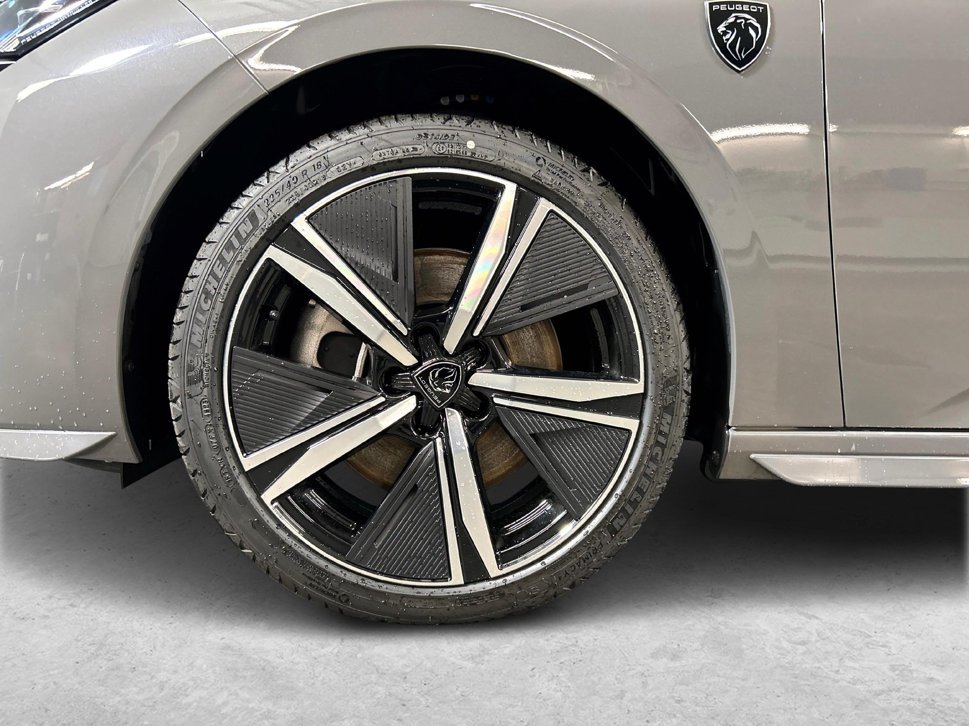 PEUGEOT 308 SW 1.6 PHEV 180 GT-image-10