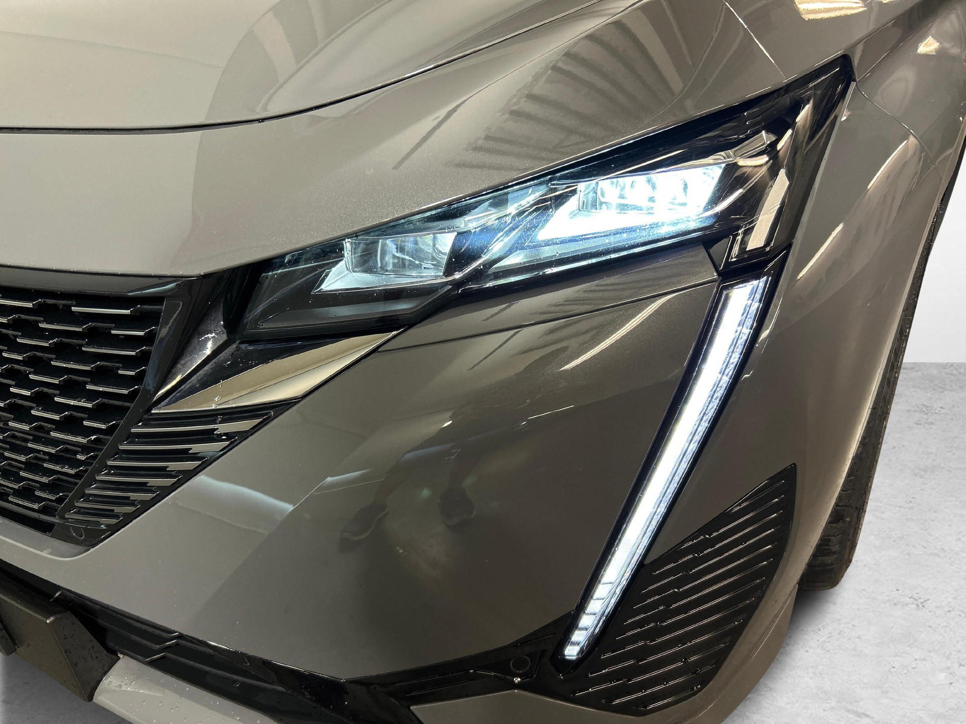 PEUGEOT 308 SW 1.6 PHEV 180 GT-image-15