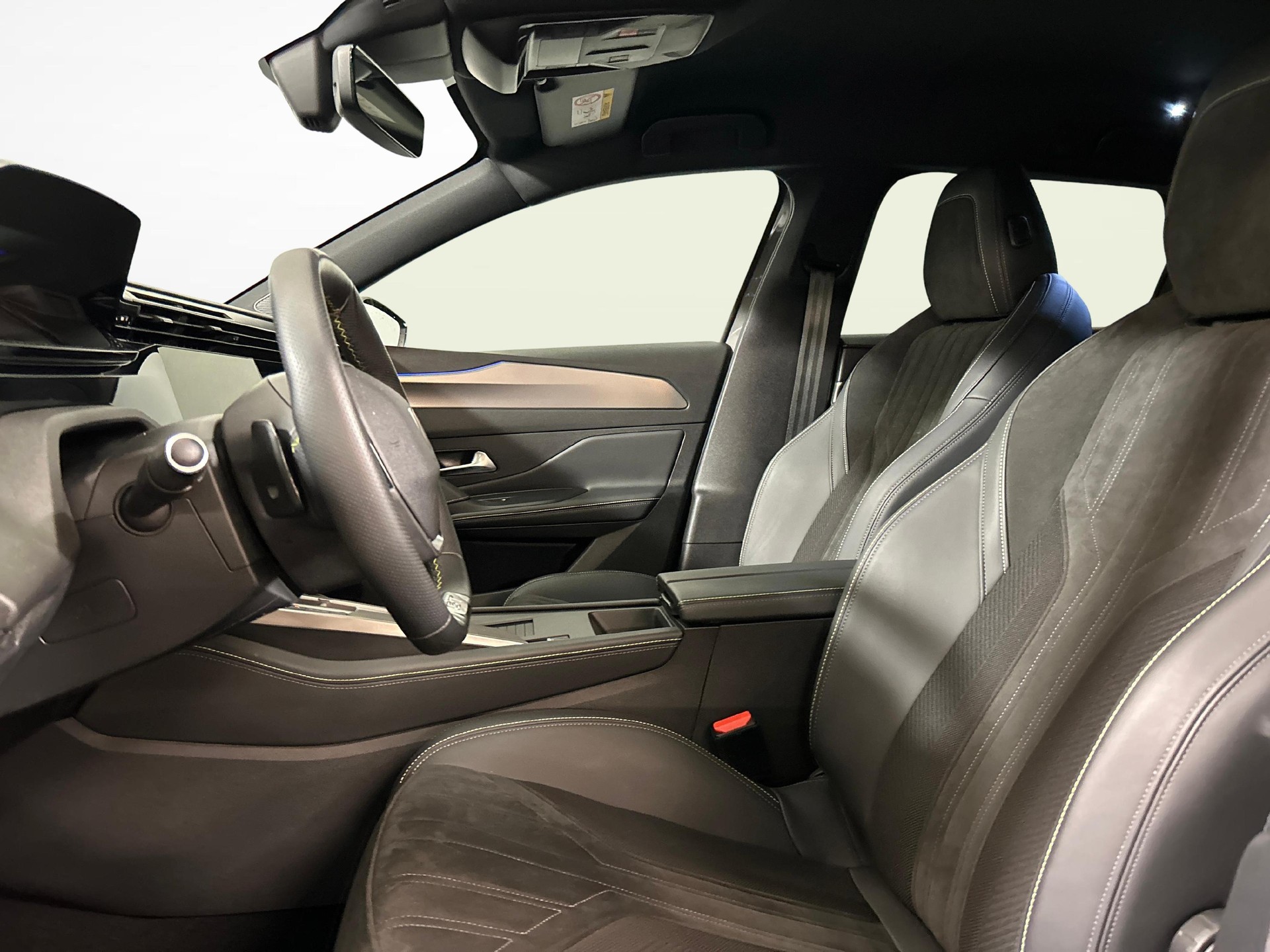PEUGEOT 308 SW 1.6 PHEV 180 GT-image-3
