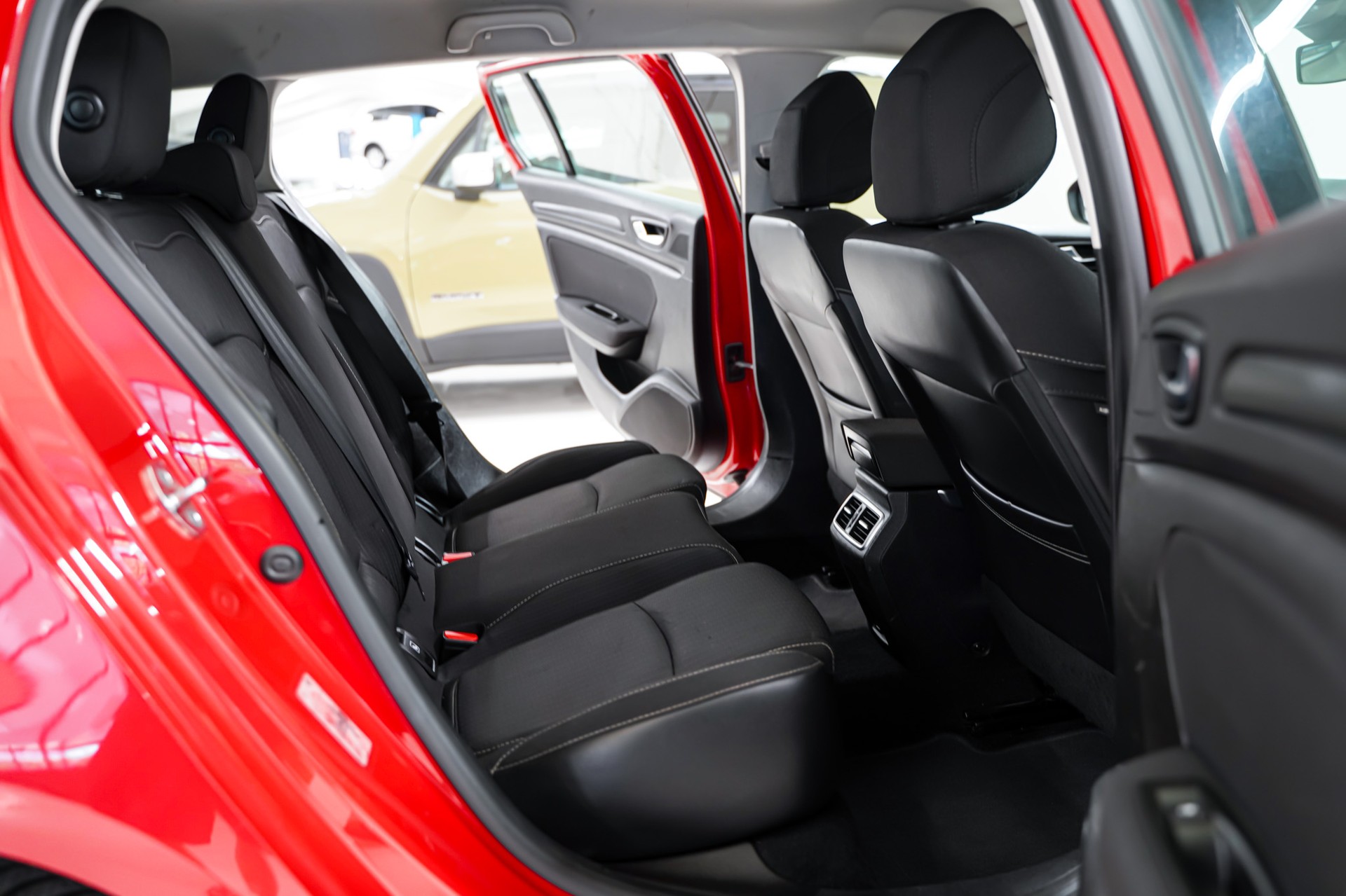 RENAULT Mégane Grandtour 1.5 dCi Business EDC-image-13