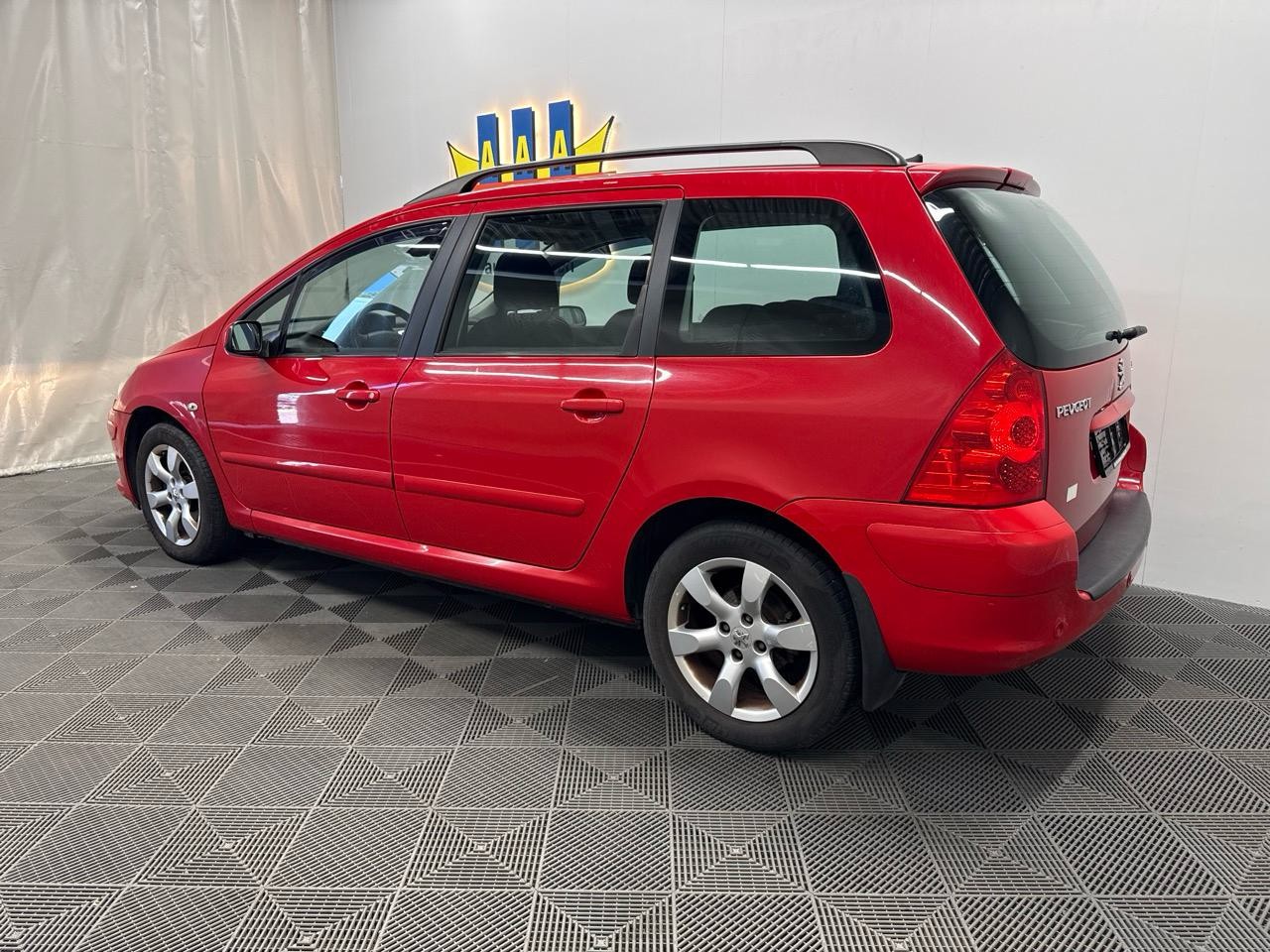 PEUGEOT 307 SW 2.0 16V Premium-image-1