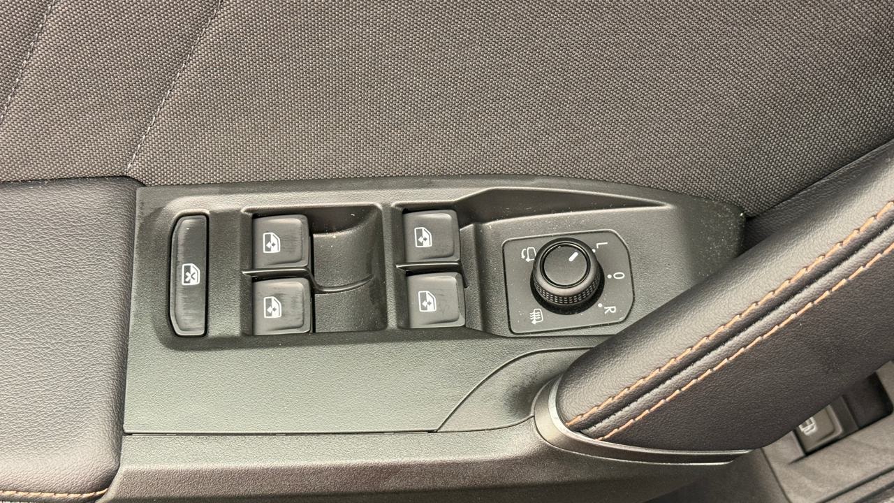 CUPRA LEON 1.5 e-HYBRID pHEV DSG-image-8