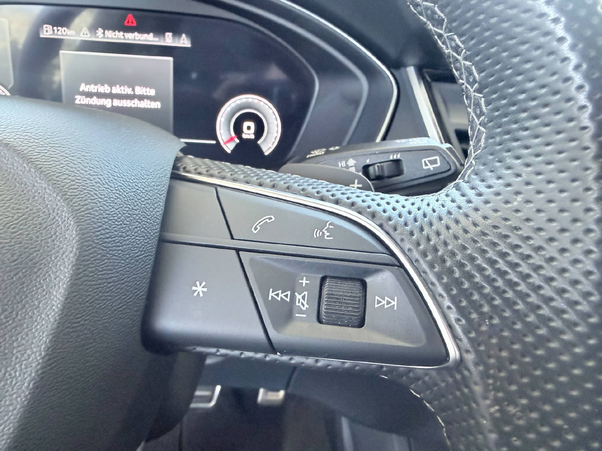 AUDI Q5 2.0 45 TFSI S Line quattro S-Tronic-image-10