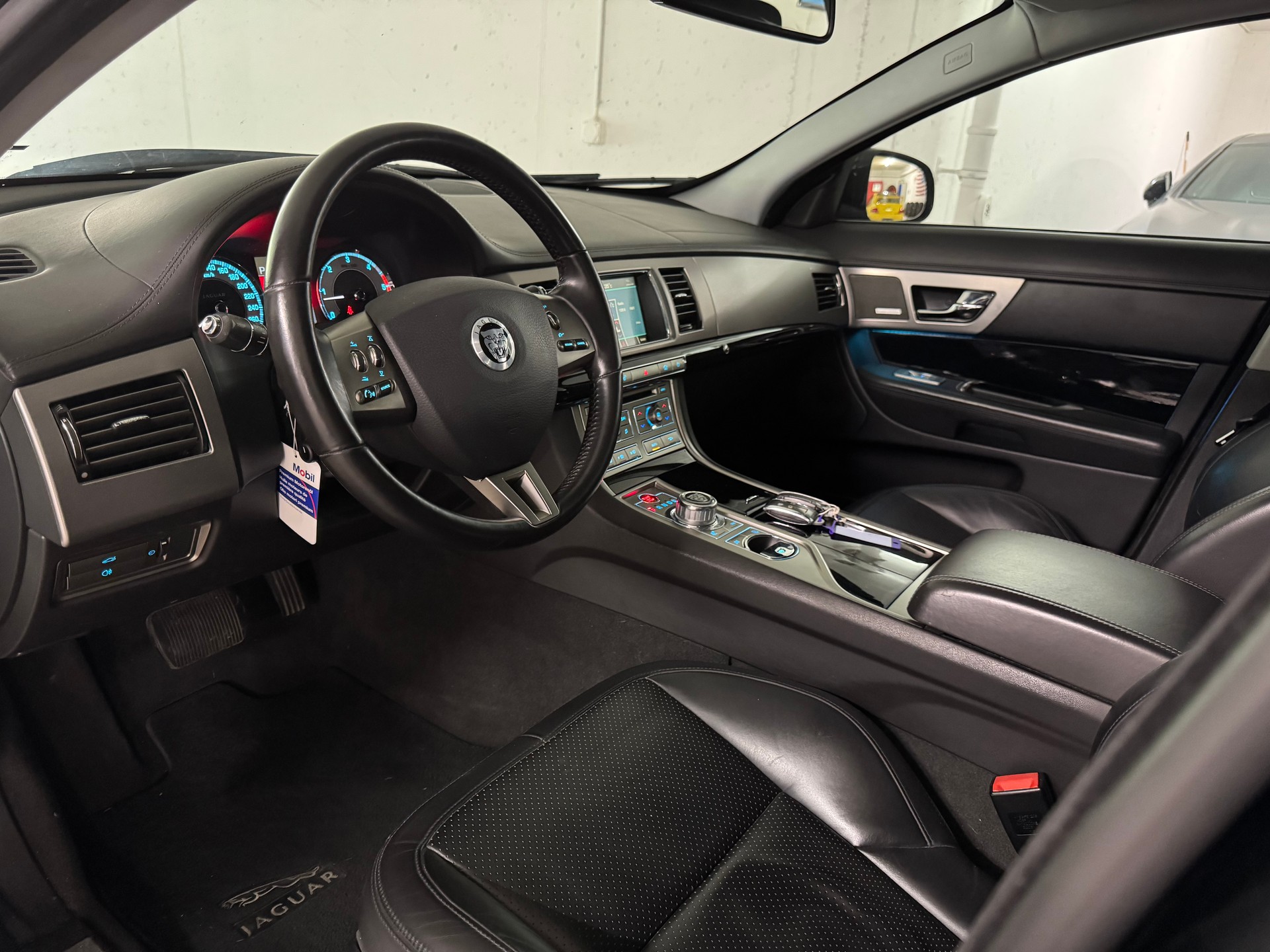 JAGUAR XF 3.0d S V6 Premium Luxury Exclusive-image-7
