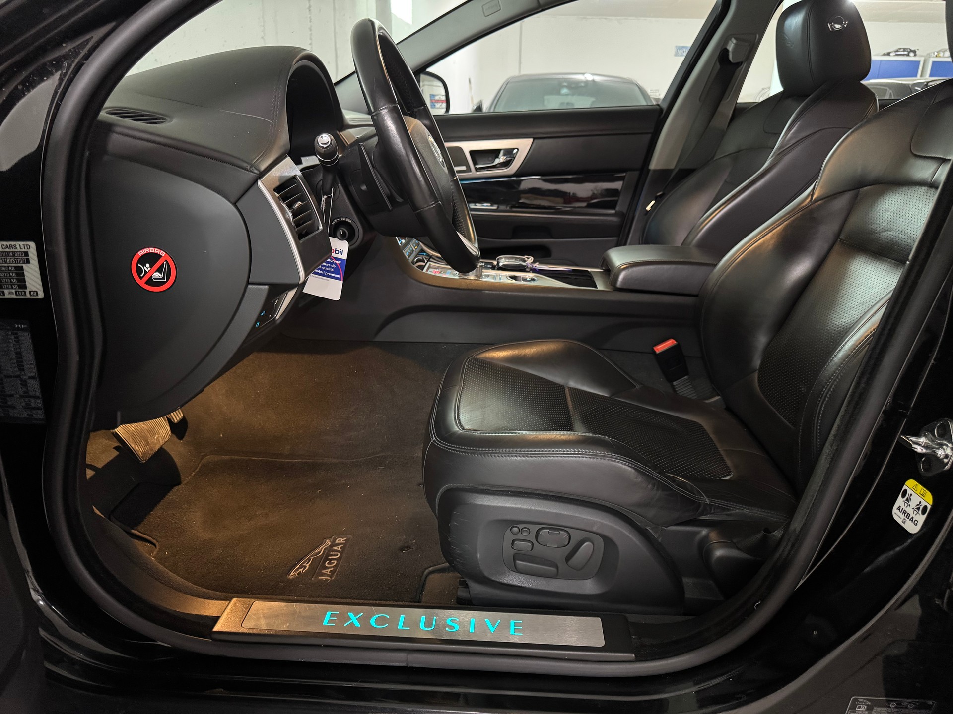 JAGUAR XF 3.0d S V6 Premium Luxury Exclusive-image-11
