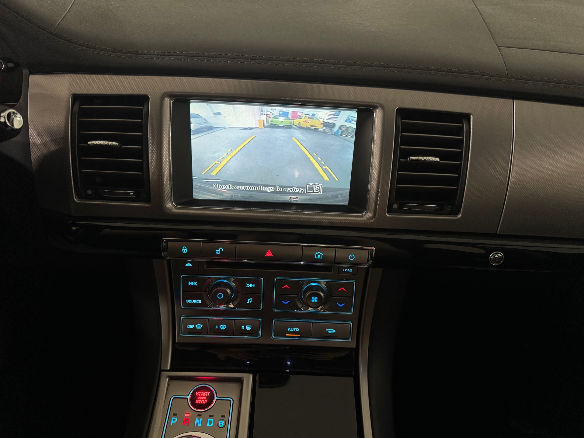 JAGUAR XF 3.0d S V6 Premium Luxury Exclusive-image-15