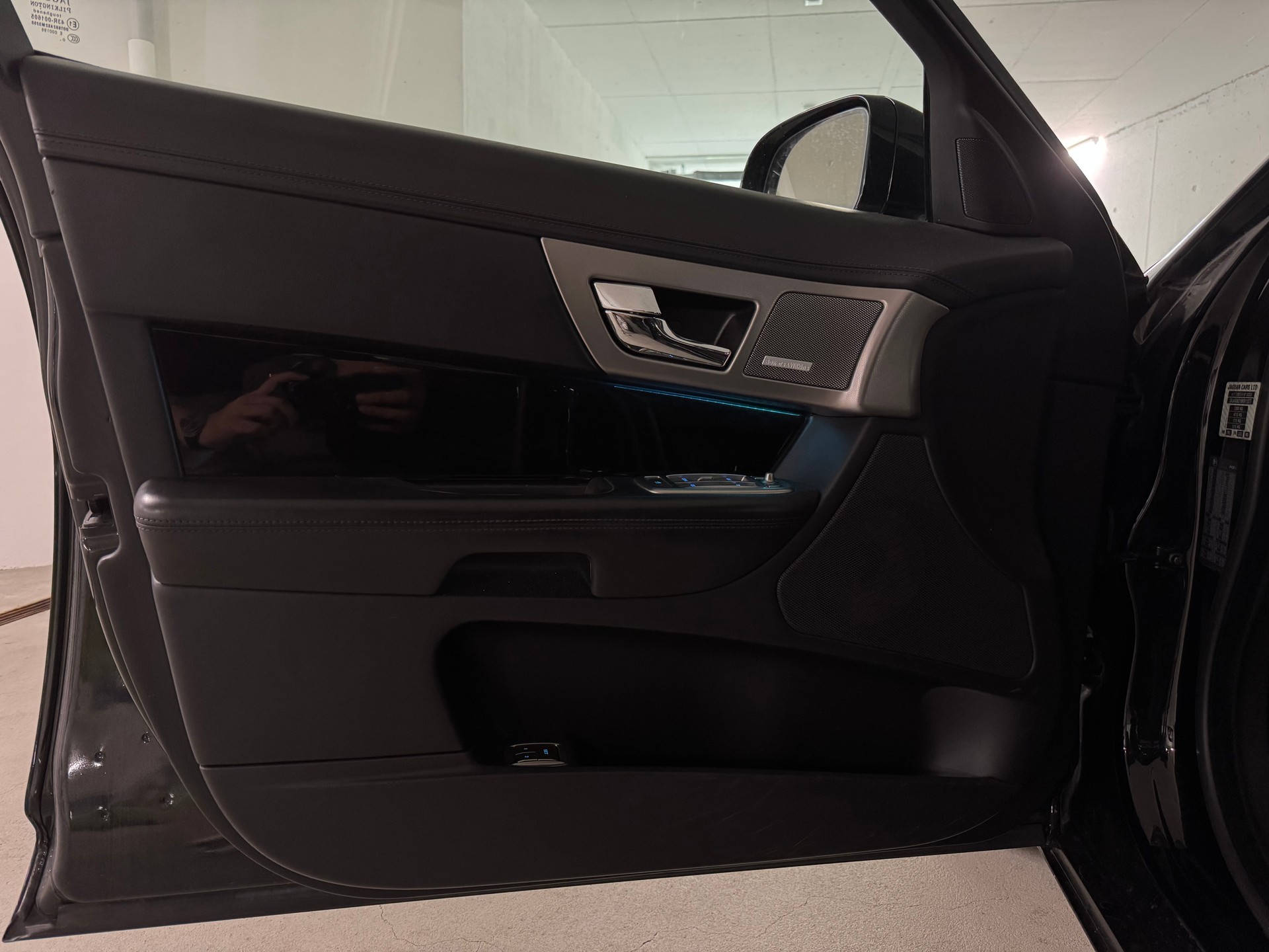JAGUAR XF 3.0d S V6 Premium Luxury Exclusive-image-12