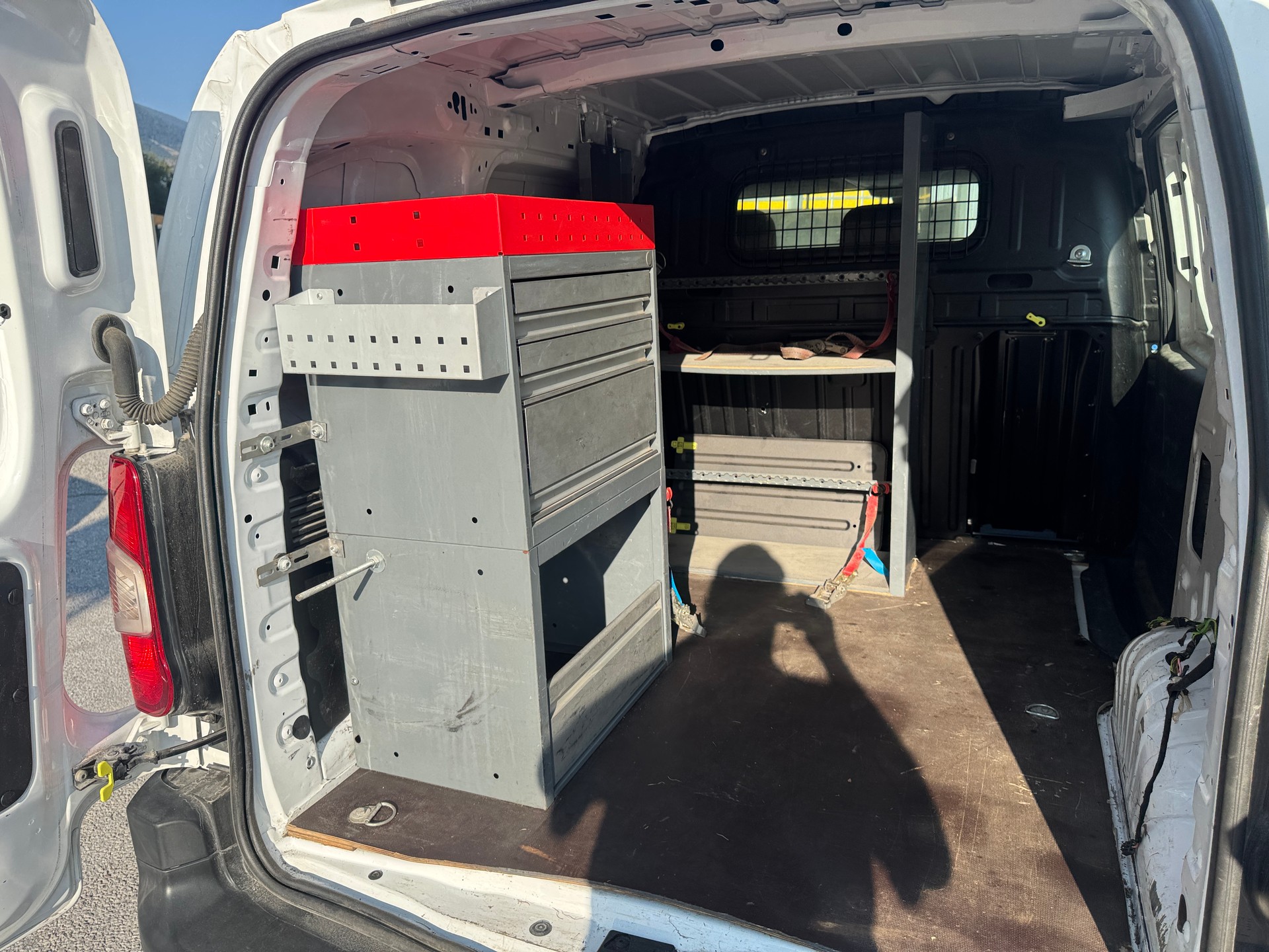 TOYOTA Proace City Van 1.5D Active Medium 4x4-image-7