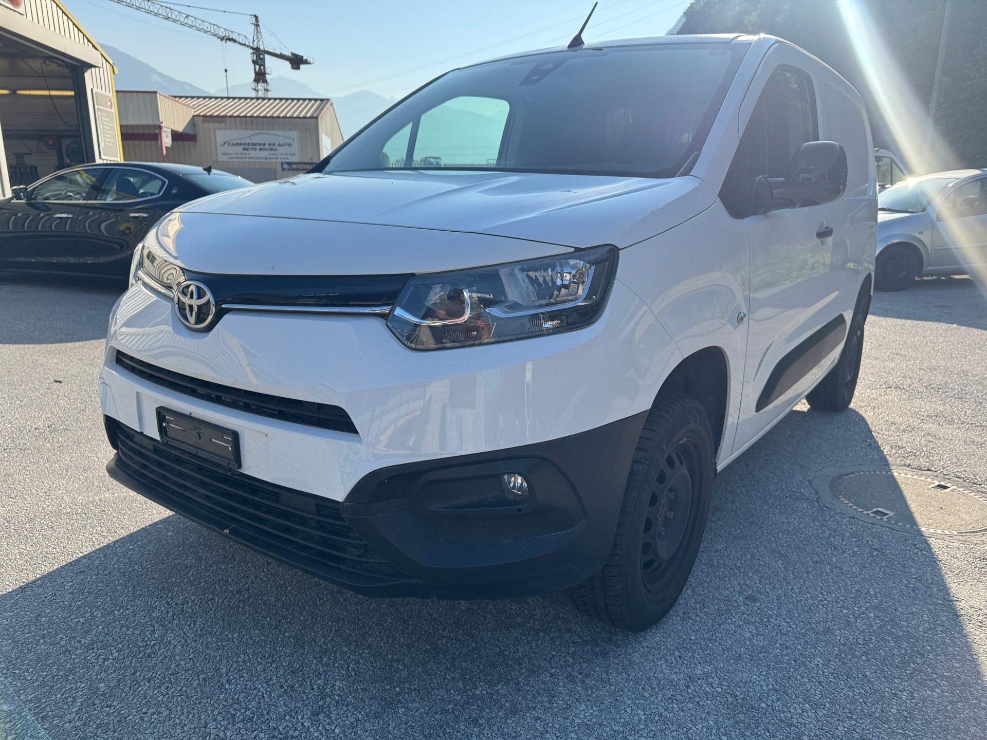 TOYOTA Proace City Van 1.5D Active Medium 4x4-image-0