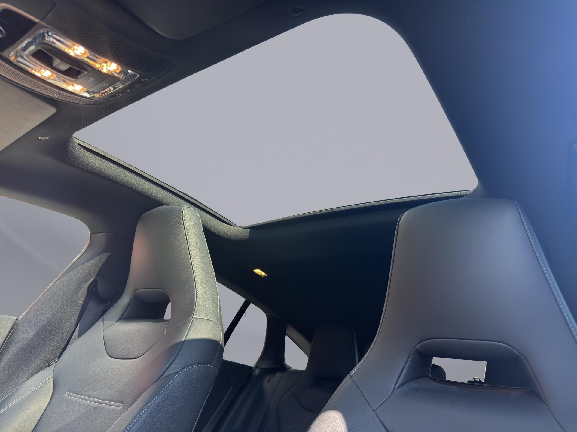 MERCEDES-BENZ CLA 35 AMG 4matic Shooting Brake-image-19