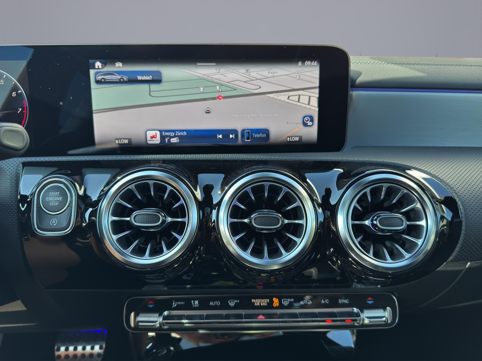 MERCEDES-BENZ CLA 35 AMG 4matic Shooting Brake-image-15