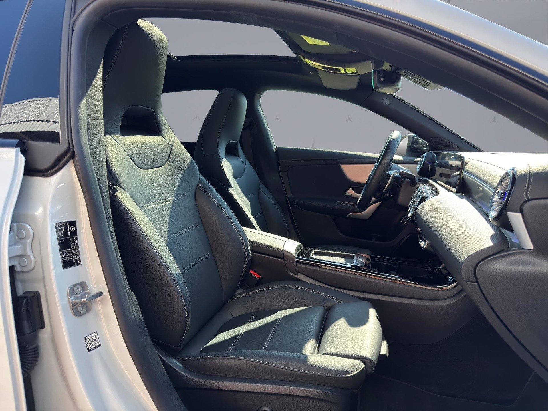 MERCEDES-BENZ CLA 35 AMG 4matic Shooting Brake-image-16