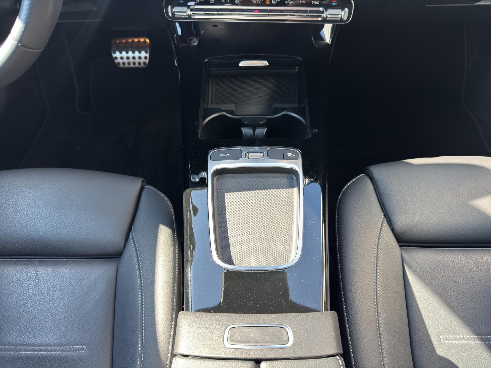 MERCEDES-BENZ CLA 35 AMG 4matic Shooting Brake-image-14