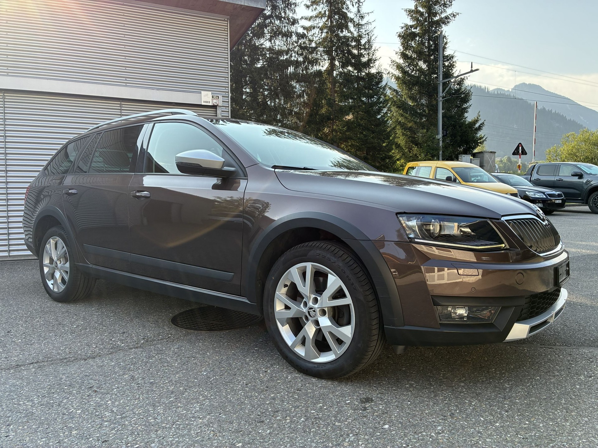 SKODA Octavia Combi 2.0 TDI Scout 4x4 DSG-image-4
