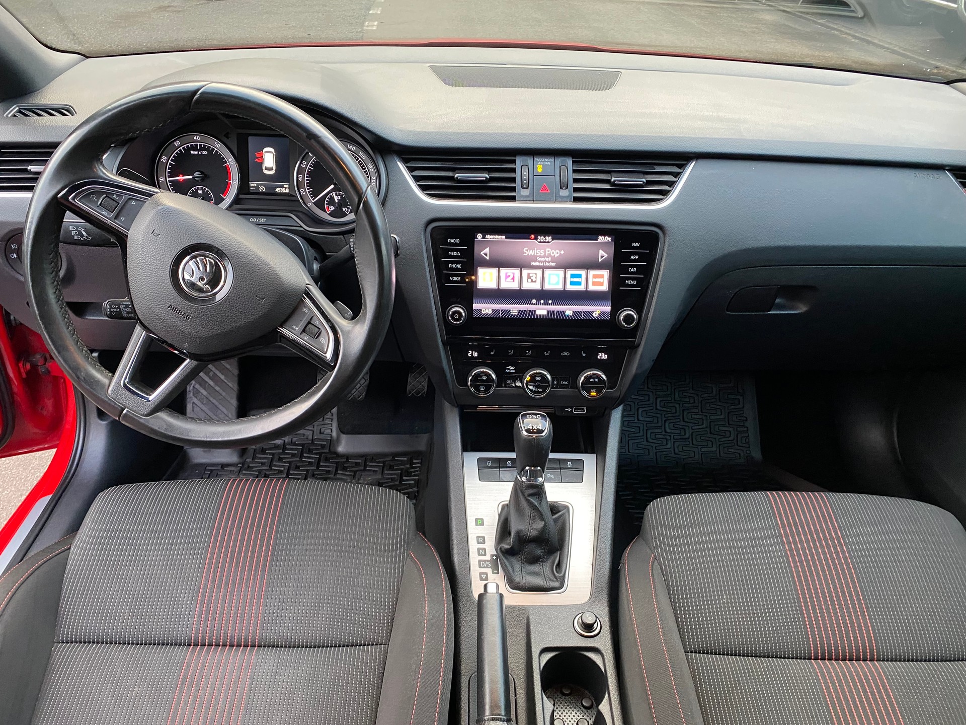 SKODA Octavia Combi 2.0 TSI Ambition 4x4 DSG-image-3