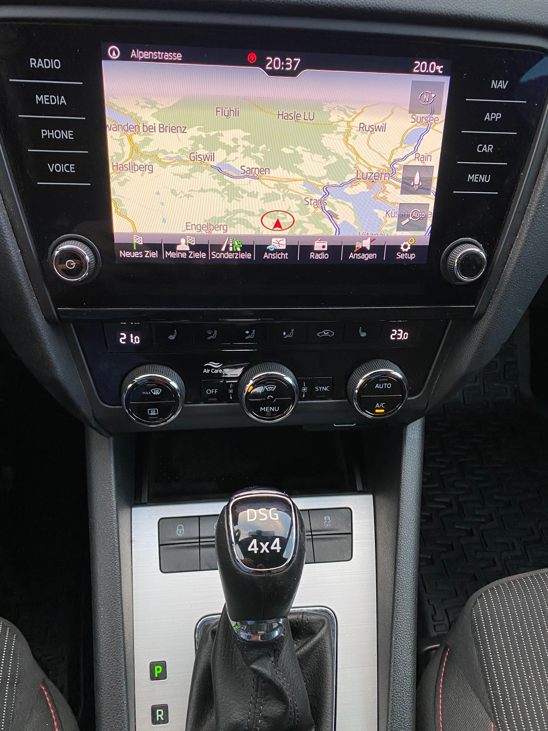 SKODA Octavia Combi 2.0 TSI Ambition 4x4 DSG-image-4