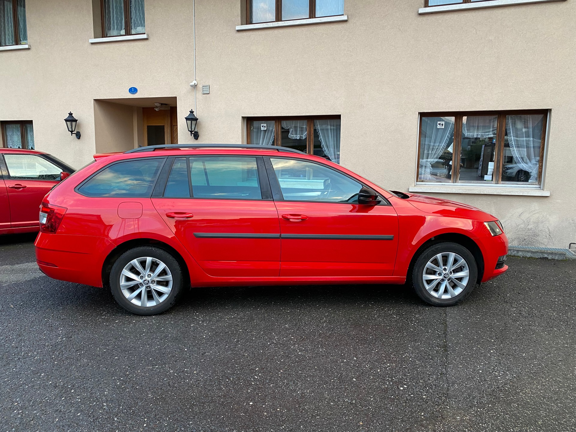 SKODA Octavia Combi 2.0 TSI Ambition 4x4 DSG-image-10