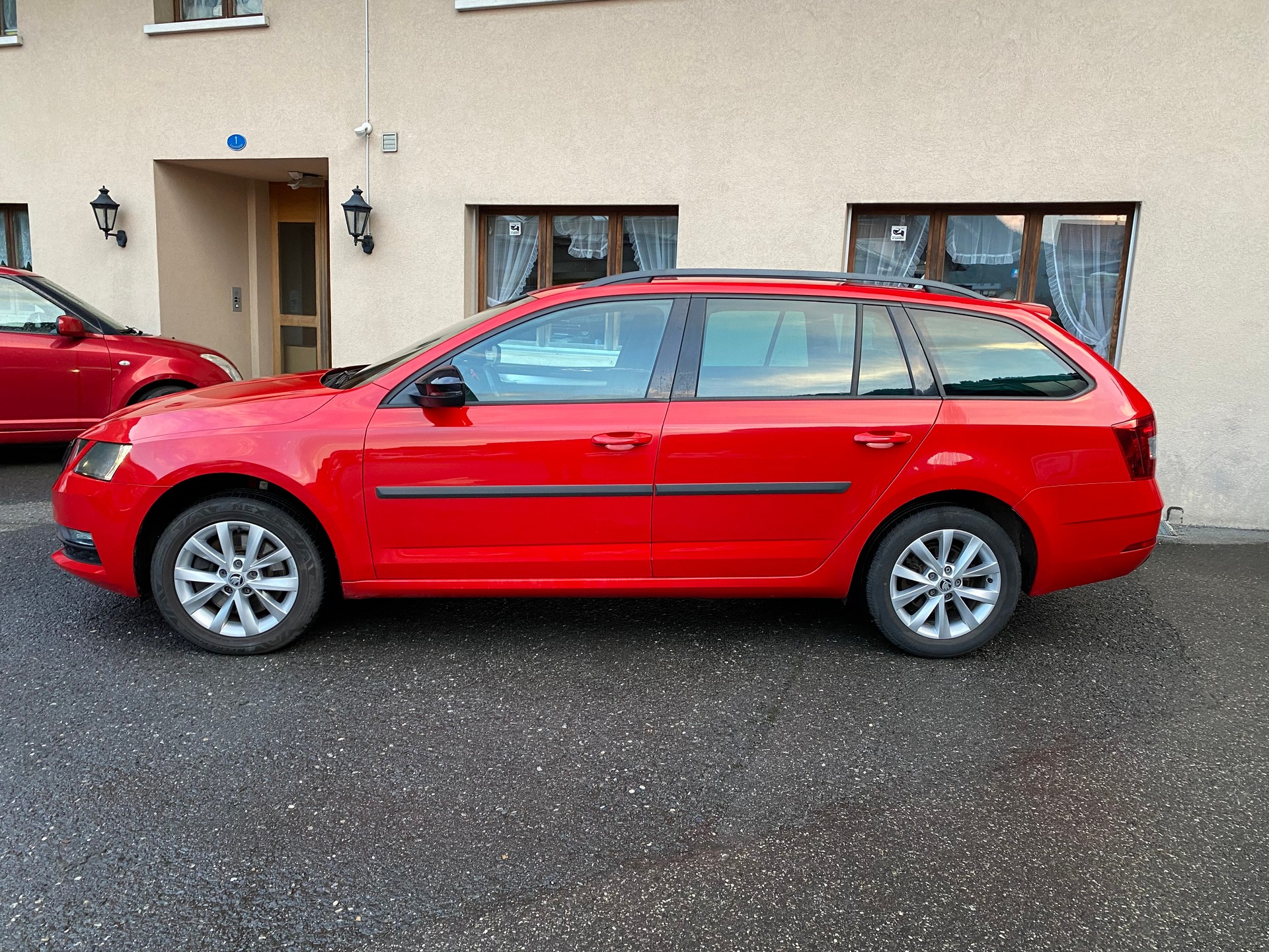 SKODA Octavia Combi 2.0 TSI Ambition 4x4 DSG-image-14