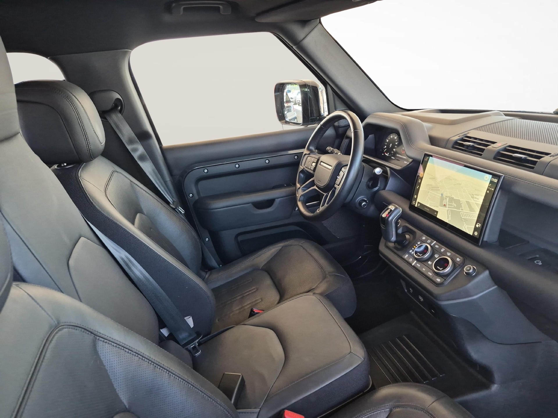 LAND ROVER Defender 110 2.0 P400e X-image-9