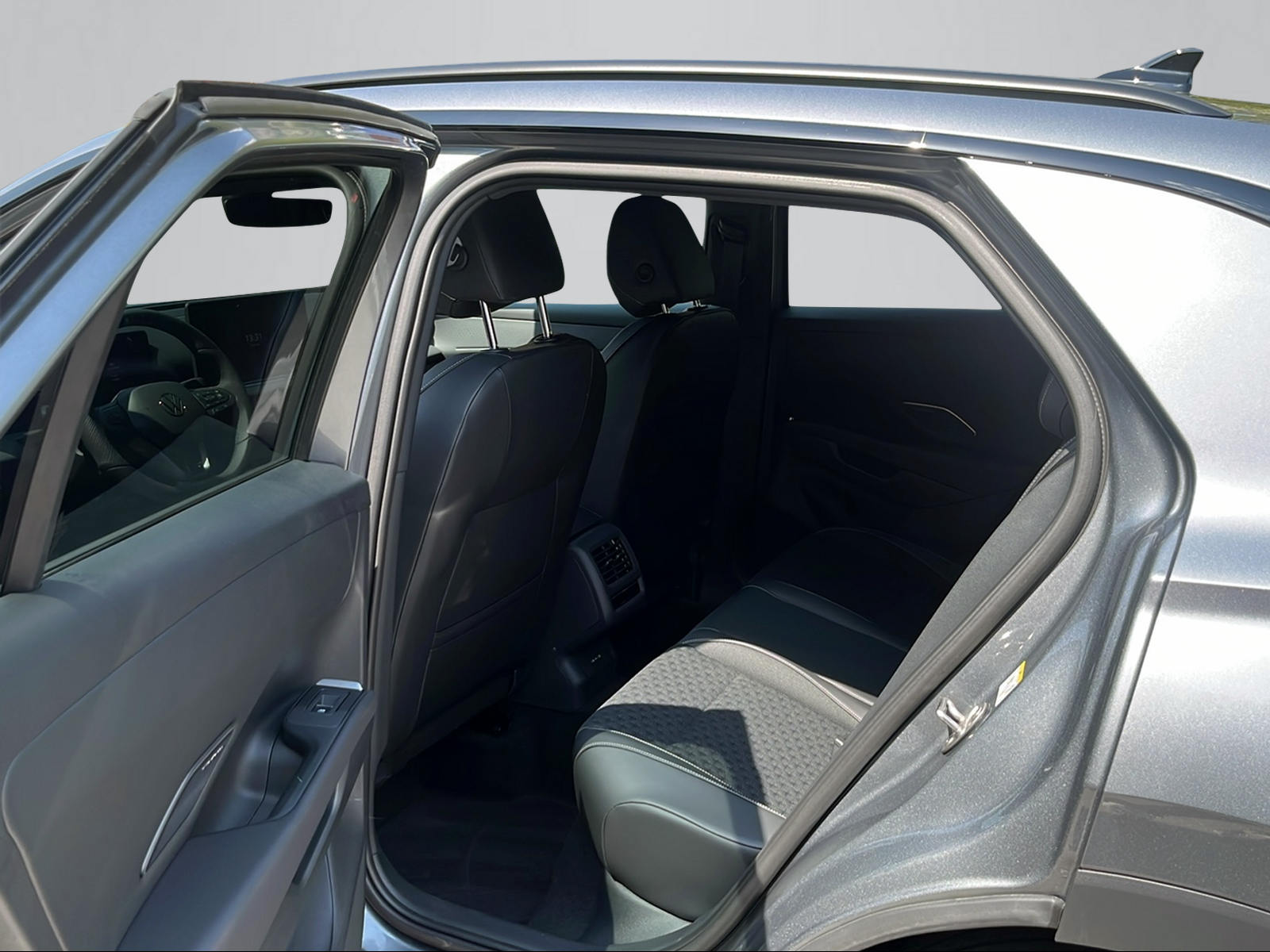 VW T-Roc 1.5 eTSI mHEV R-Line DSG-image-10