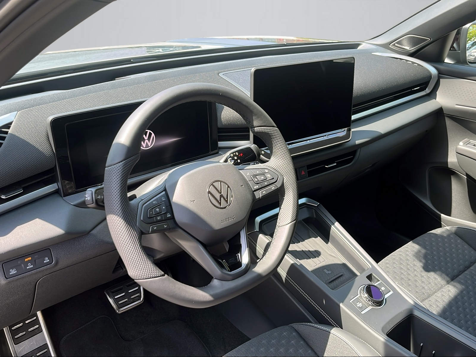 VW T-Roc 1.5 eTSI mHEV R-Line DSG-image-8