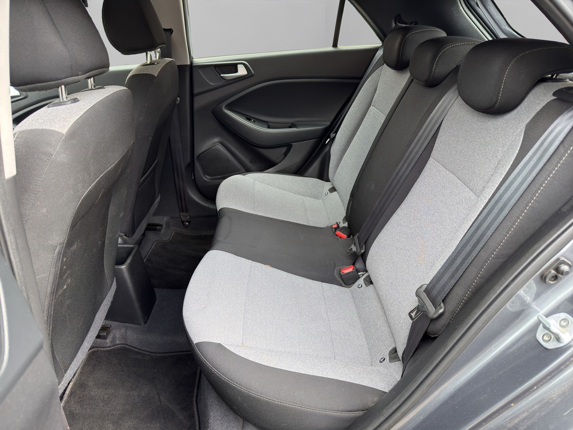 HYUNDAI i20 1.0 T-GDi Amplia * 8 fach * Spurassistent * Lenkradheizung *-image-8