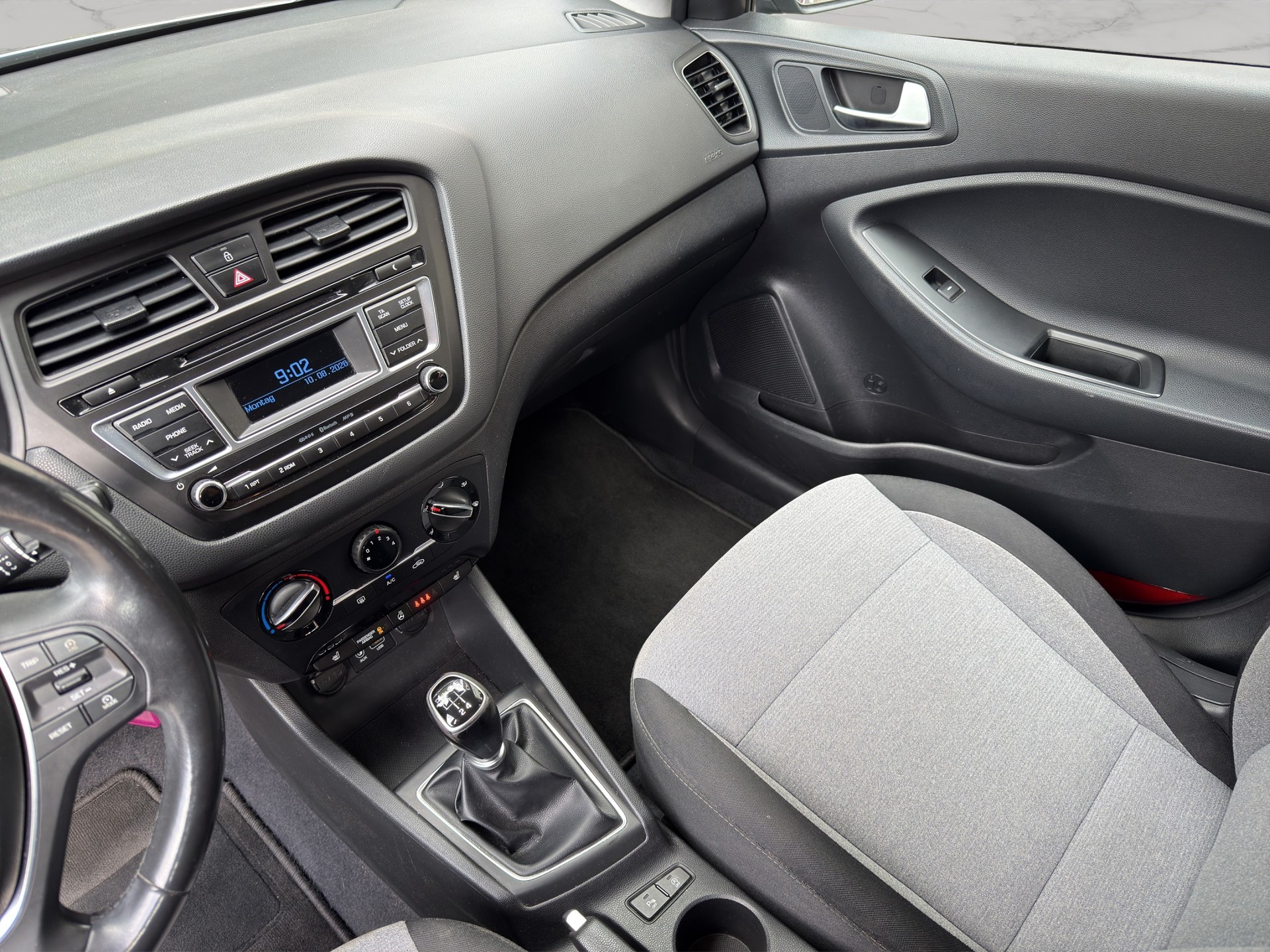 HYUNDAI i20 1.0 T-GDi Amplia * 8 fach * Spurassistent * Lenkradheizung *-image-12