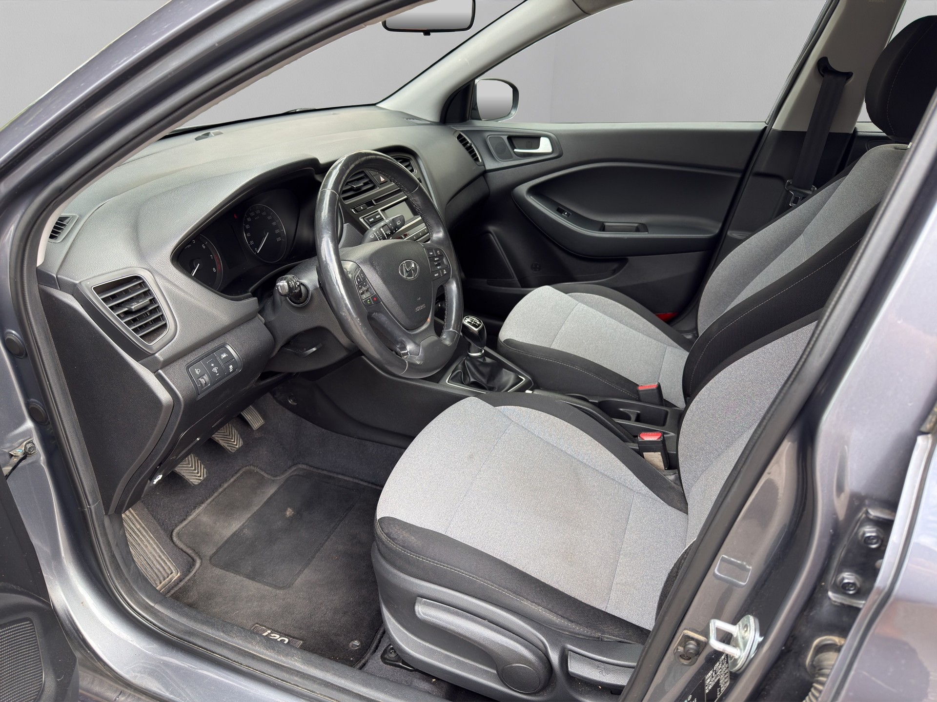 HYUNDAI i20 1.0 T-GDi Amplia * 8 fach * Spurassistent * Lenkradheizung *-image-6