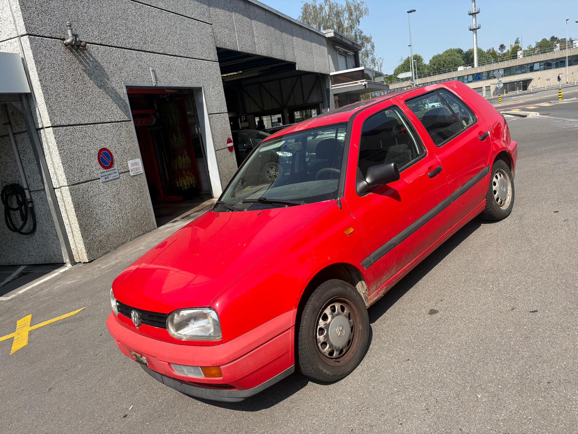 VW Golf 1800 Swiss Line-image-1