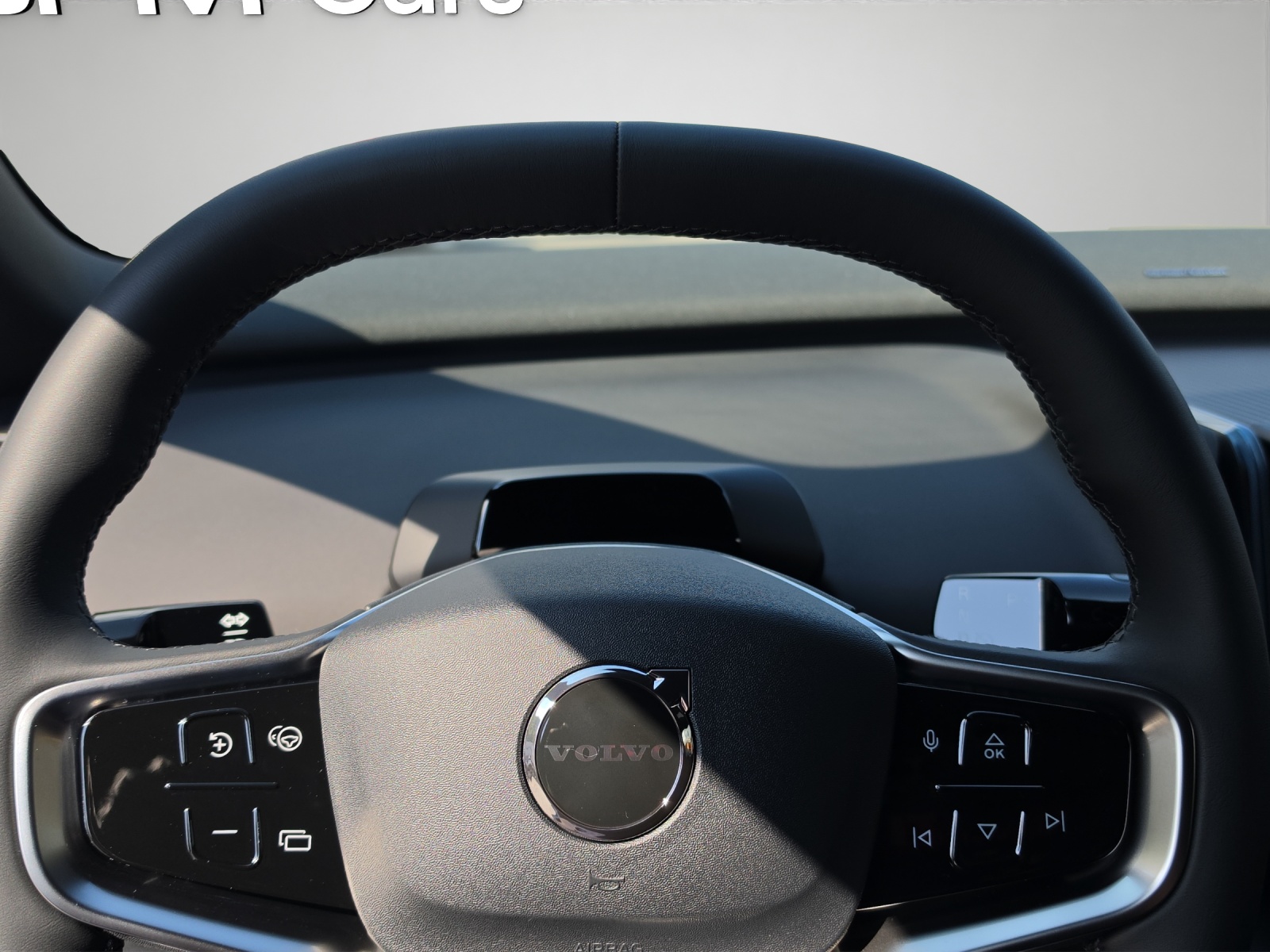 VOLVO EX30 Cross Country P8 69 kWh AWD Plus-image-11
