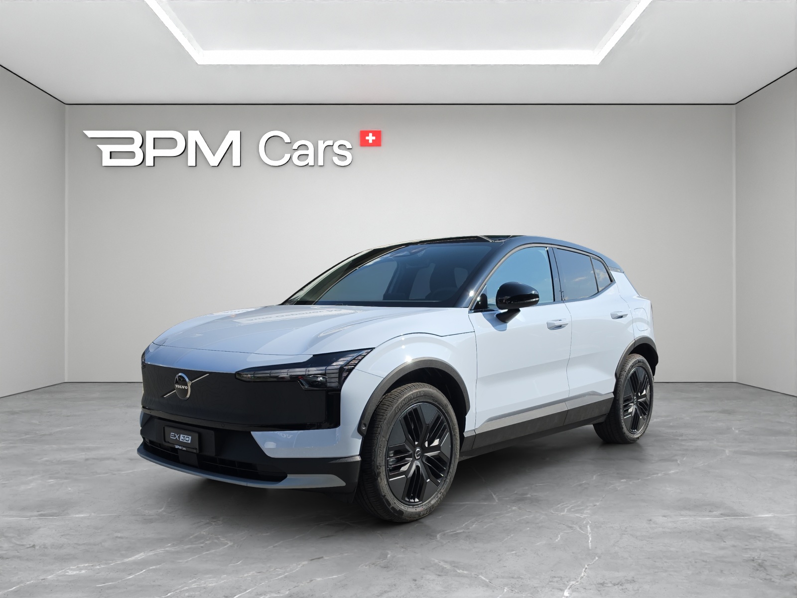 VOLVO EX30 Cross Country P8 69 kWh AWD Plus-image-0