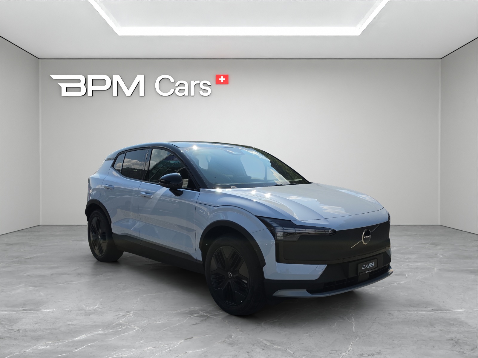 VOLVO EX30 Cross Country P8 69 kWh AWD Plus-image-5