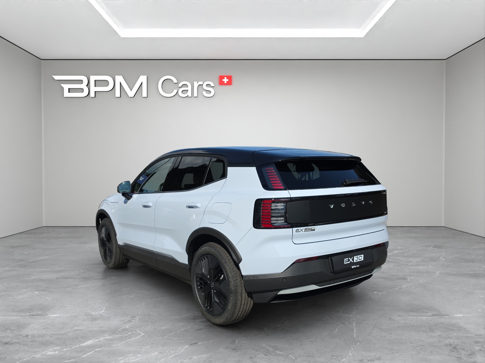 VOLVO EX30 Cross Country P8 69 kWh AWD Plus-image-2