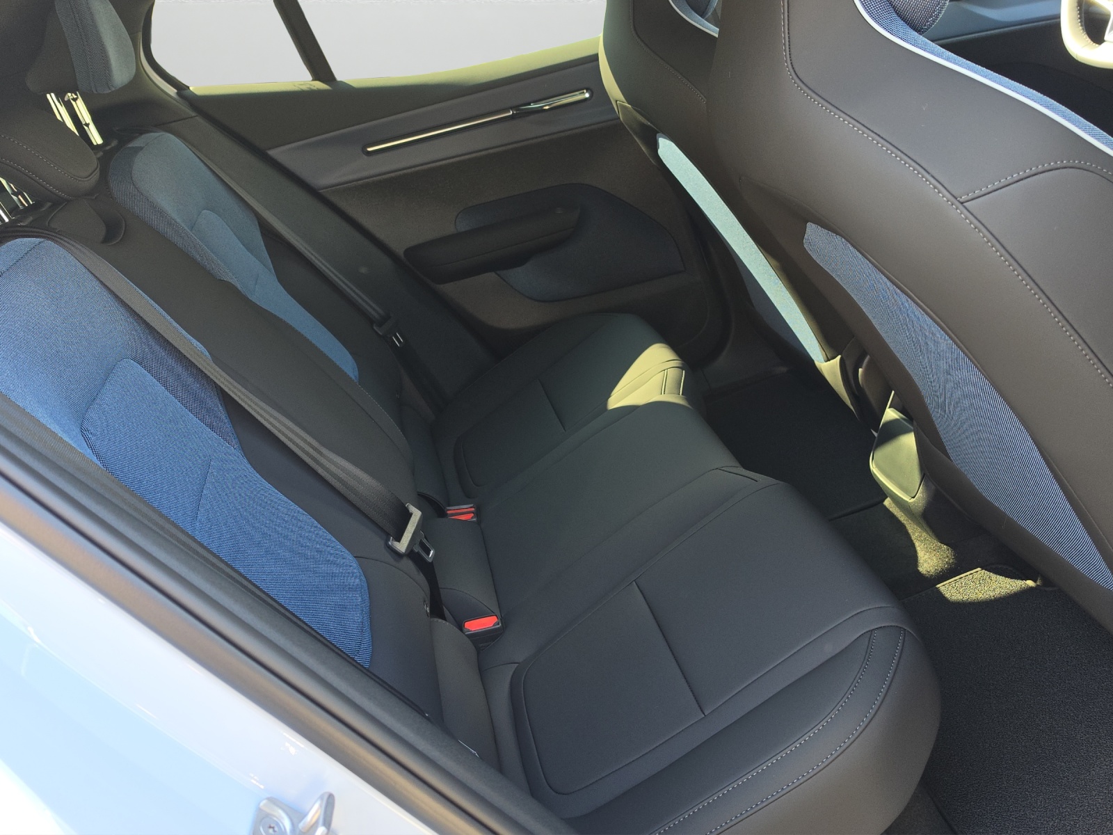 Image VOLVO EX-30 EX30 Cross Country P8 69 kWh AWD Plus