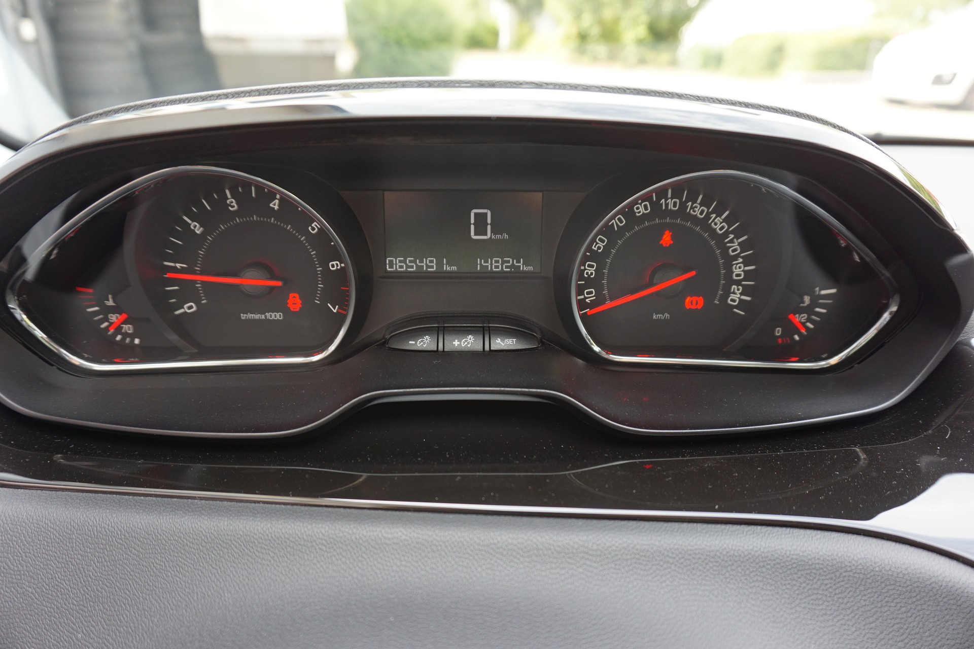 PEUGEOT 208 1.2 VTI Access-image-7