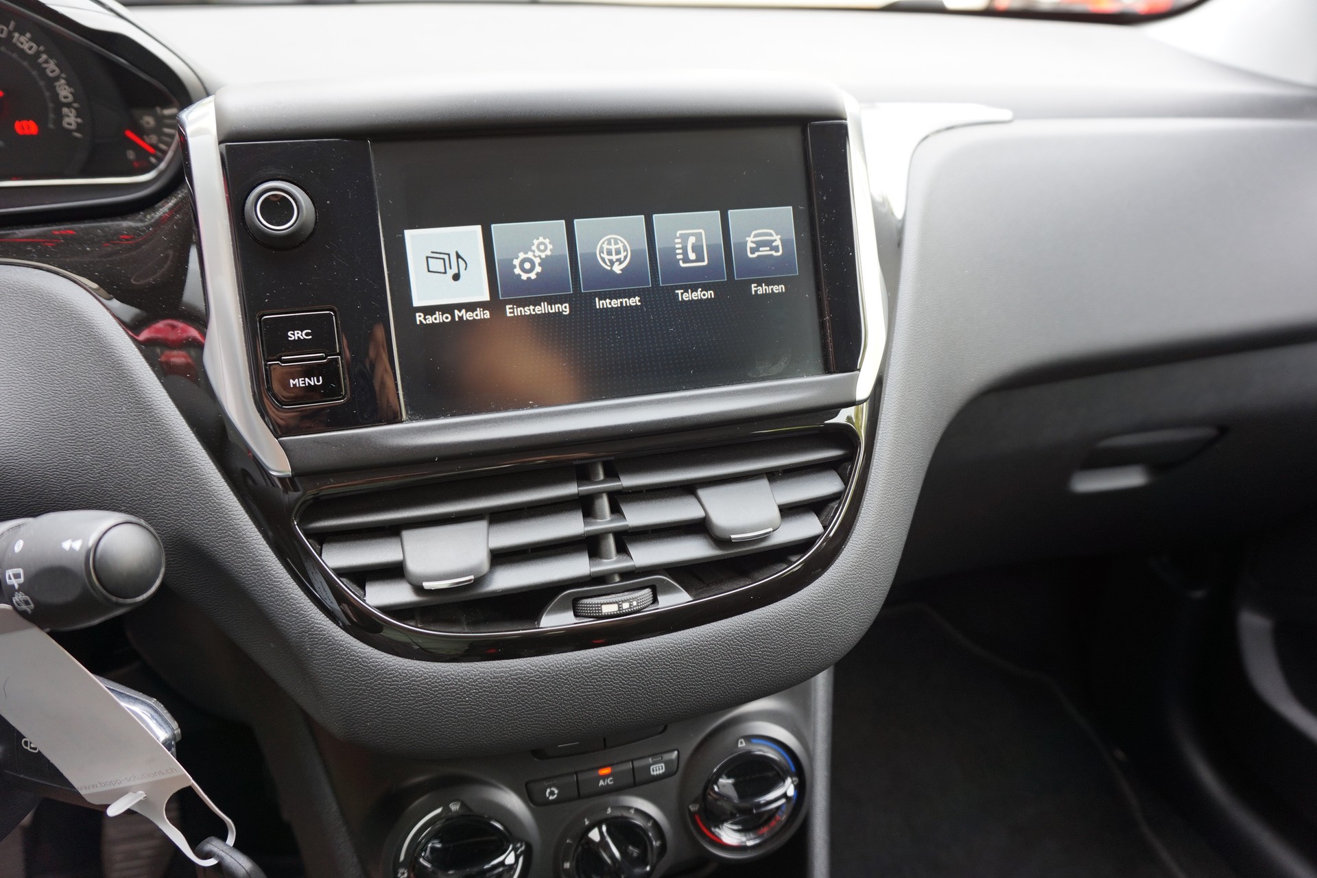 PEUGEOT 208 1.2 VTI Access-image-9