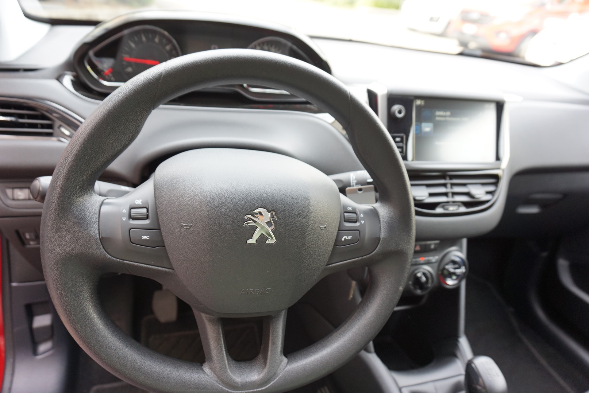 PEUGEOT 208 1.2 VTI Access-image-8