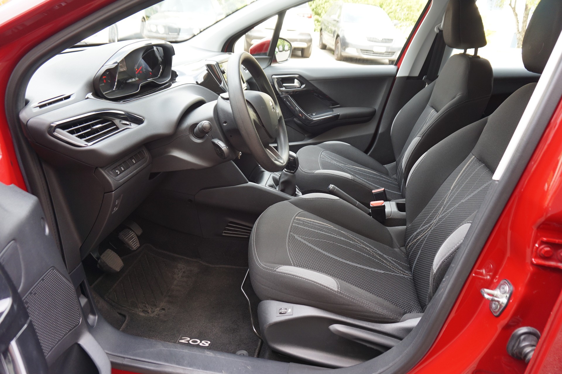PEUGEOT 208 1.2 VTI Access-image-6