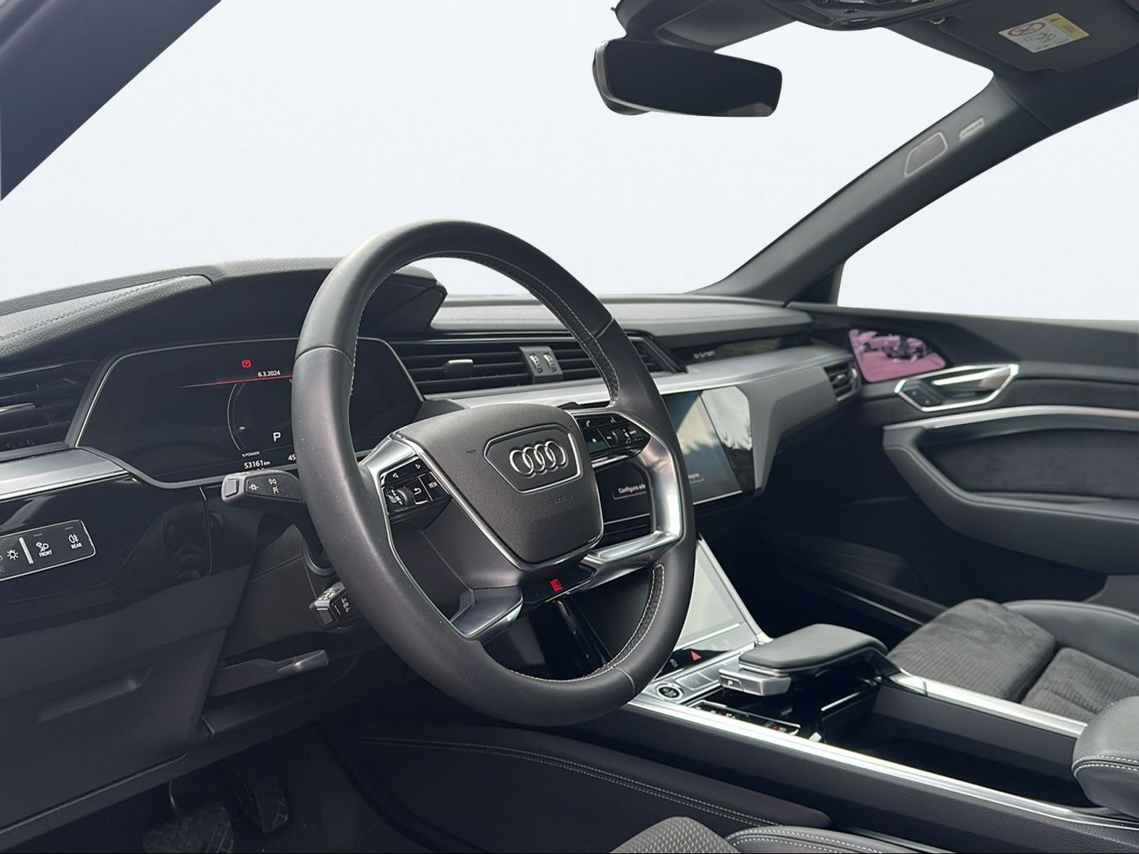 AUDI e-tron 55 Sportback Advanced quattro-image-11