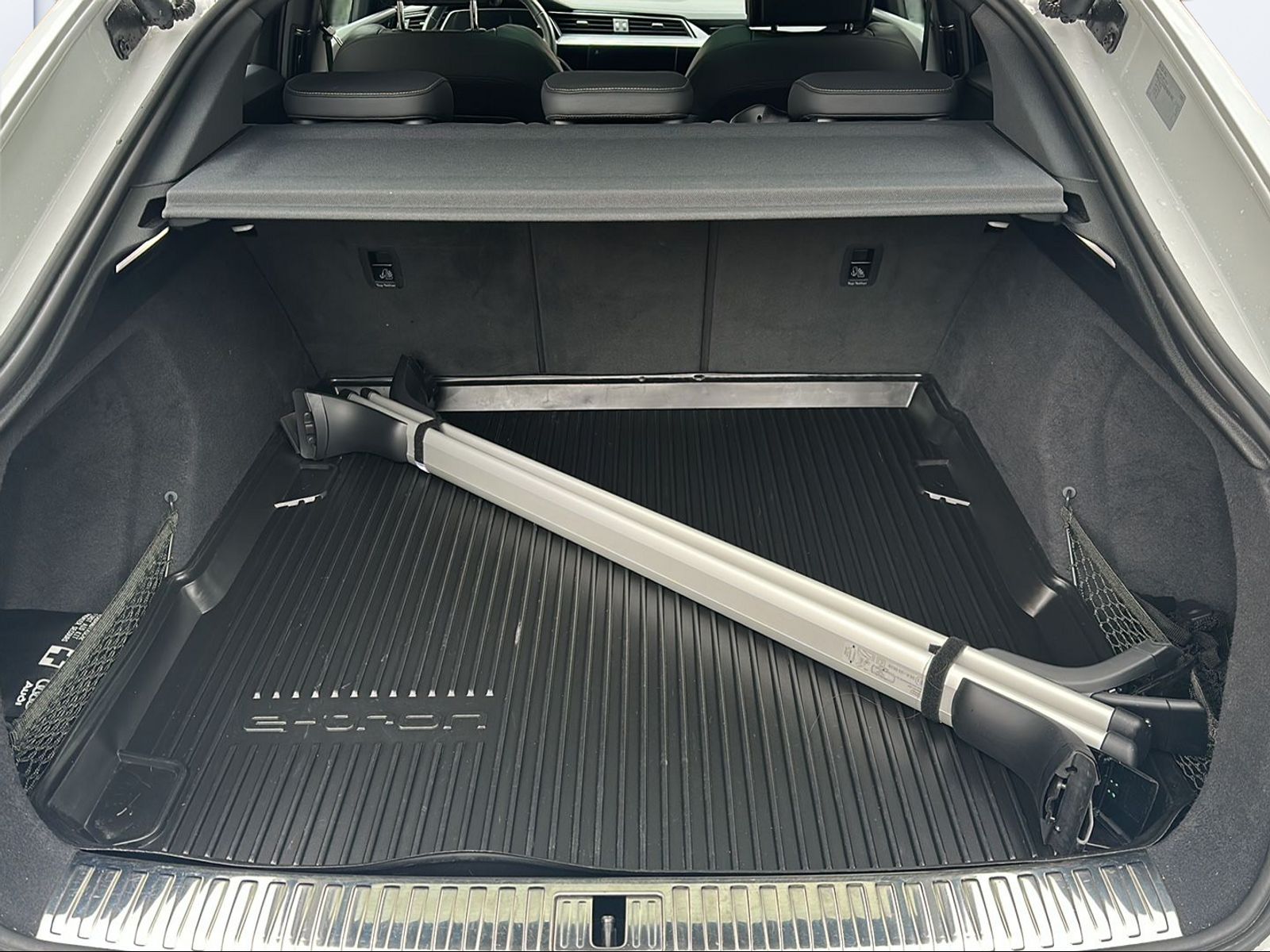 AUDI e-tron 55 Sportback Advanced quattro-image-9