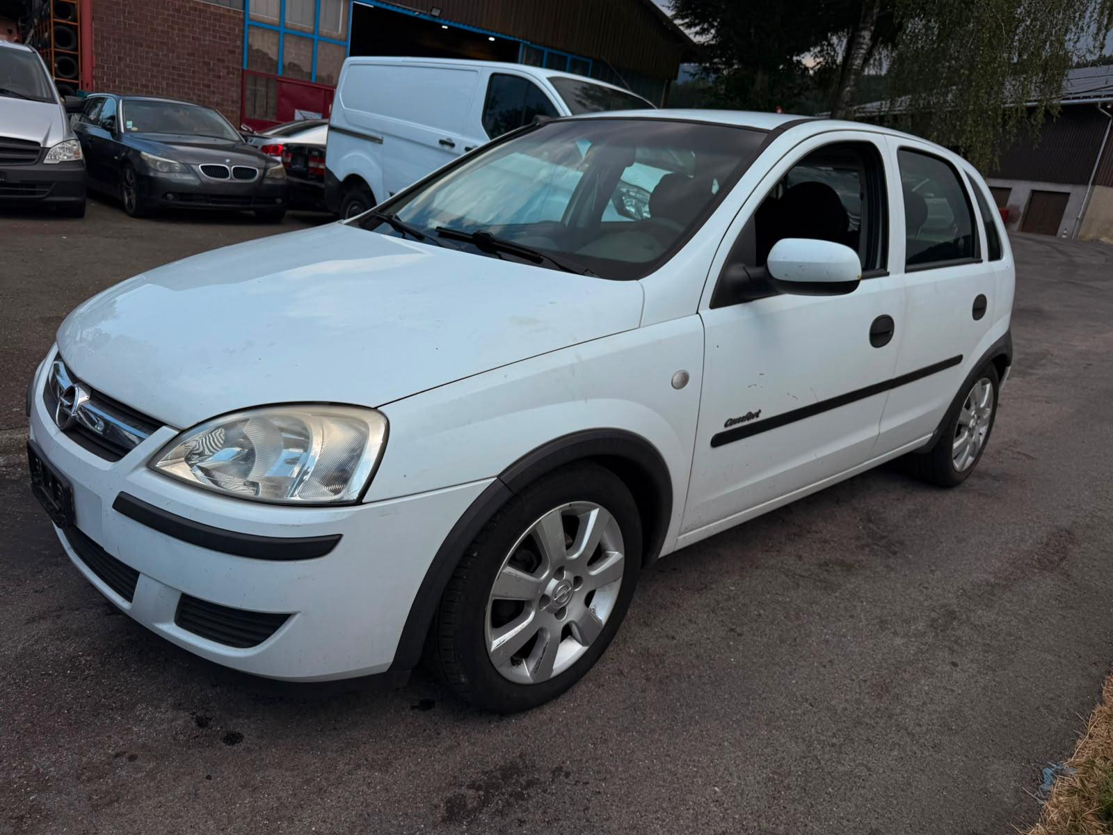 OPEL Corsa 1.2 16V Club Basis-image-1